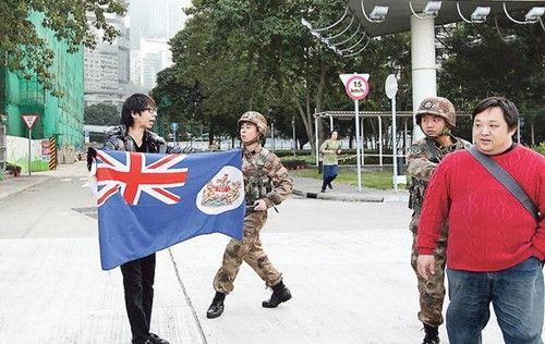 香港英雄招顯聰(左)與香港英雄張漢賢(右)