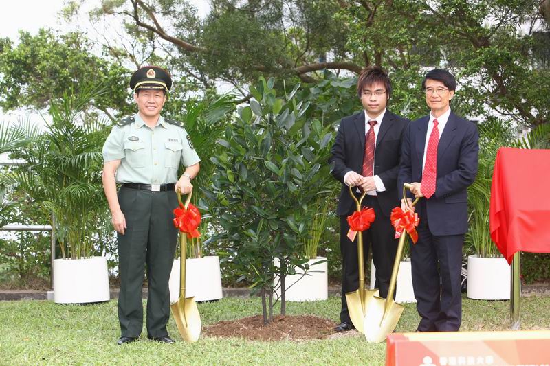 駐港匪軍統戰科大